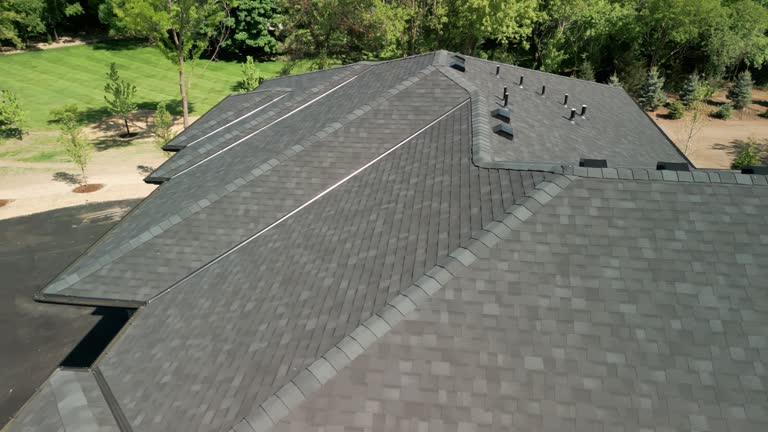 Best Roof Moss and Algae Removal  in Wenatchee, WA